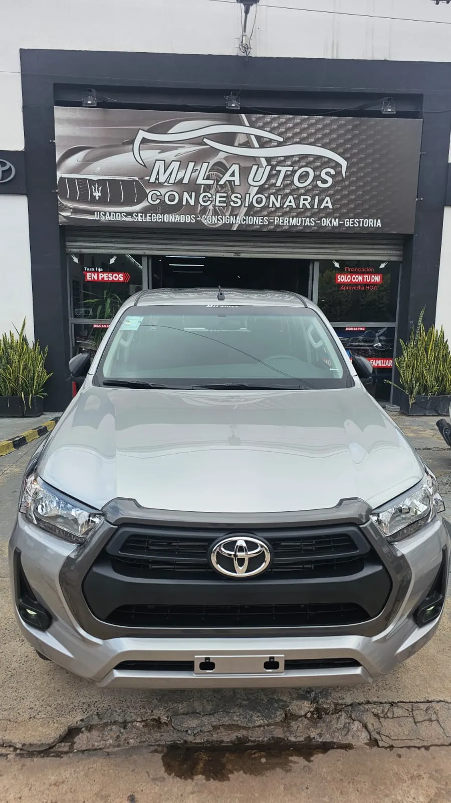 Toyota Hilux SR 2.4 4x2 AT 0 km en Mil Autos
